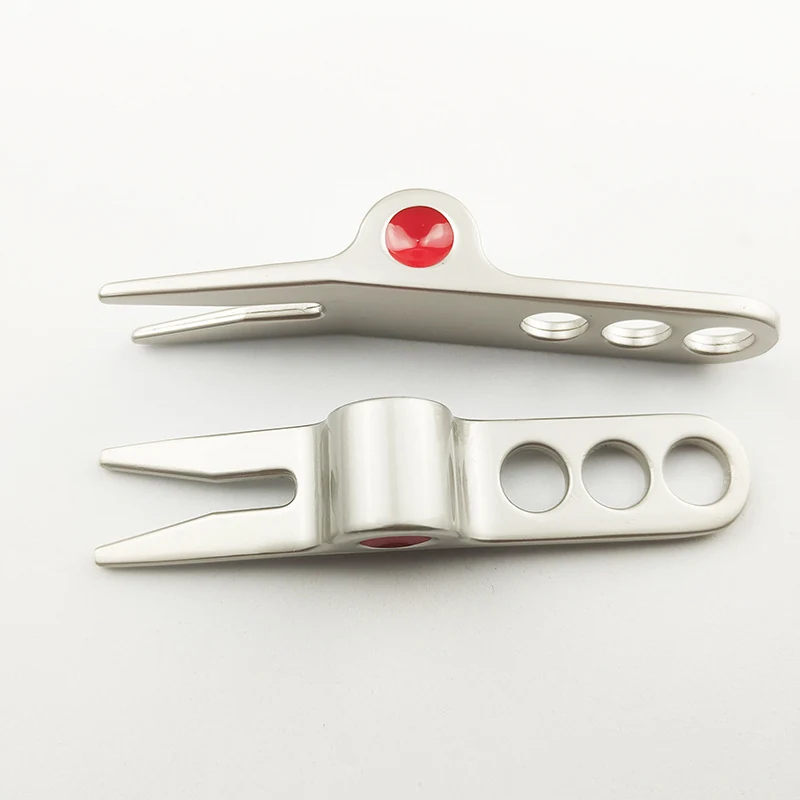 Anodised divot tool fork detail