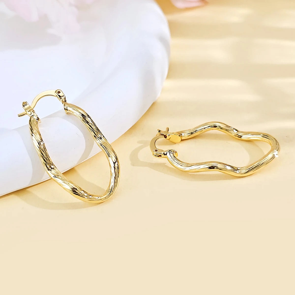 Plated Brass Express Fashion Earrings European and American Export Special Personalized Senior Trend made by BlueOne Jewelry