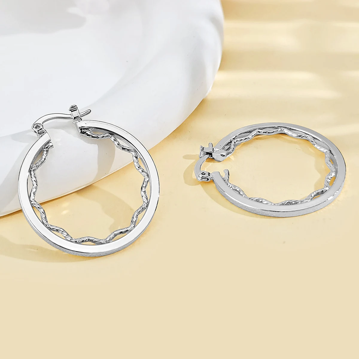 Copper Plated Gold European and American Retro Personalized Exaggerated Earrings Fashion made by BlueOne Jewelry