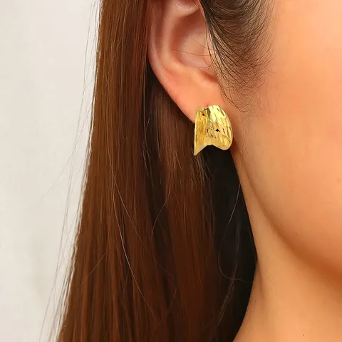 Gold Glitter Wide-surface C-shaped Faceted Earrings Irregular Geometric Personality Niche Minimalist - view 2