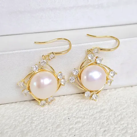 Earrings Female 2024 Tide Models Fashion Suitable for Year’s Eve Wear - view 3