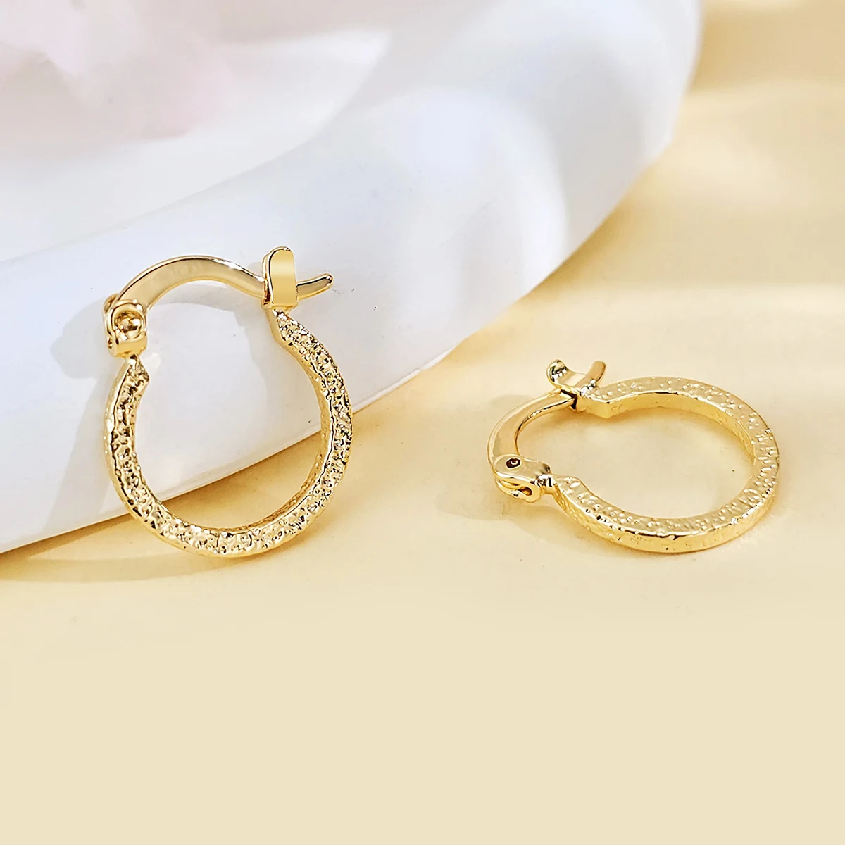 Plated Brass Earrings Female High-level Light Luxury with Simple Temperament Earrings made by BlueOne Jewelry