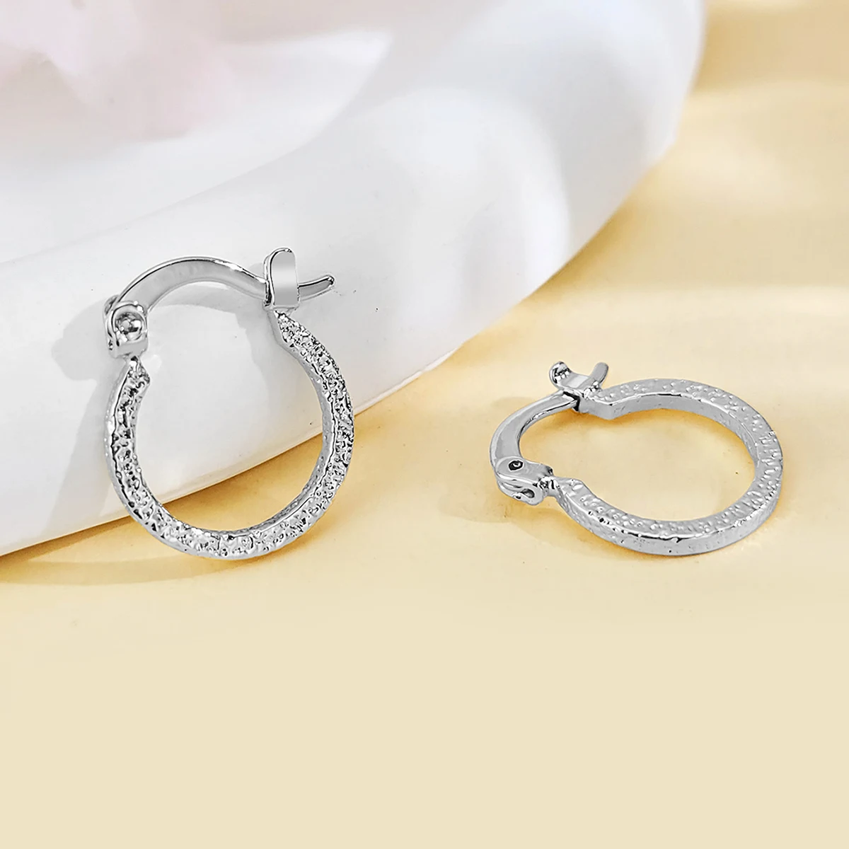 Earrings Female High-level Light Luxury with Simple Temperament Earrings made by BlueOne Jewelry