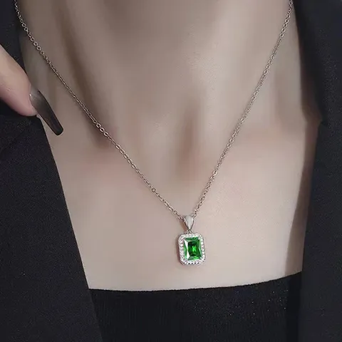 Elegant Temperament Square Pendant Necklace Ladies Green Zirconia Cut Pendant Necklace - view 2