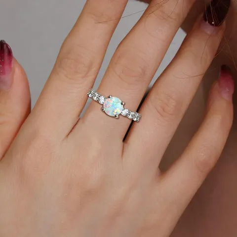 Europe and the United States Big Brands with the Same Fashion Ring - view 2