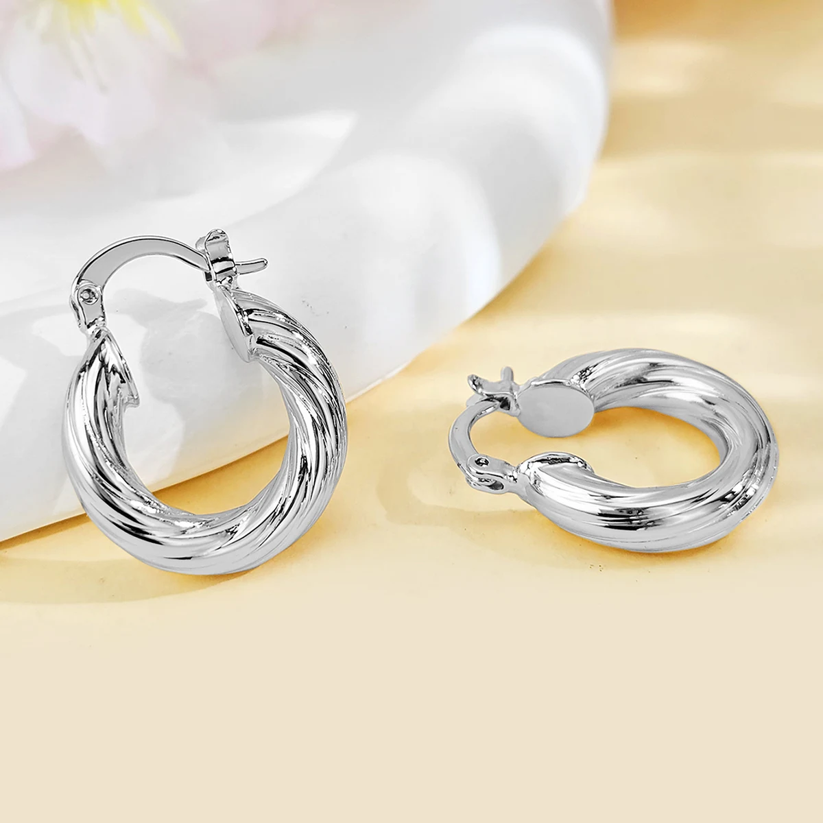Europe and the United States Fashion Models Simple Thread Circle Earrings made by BlueOne Jewelry