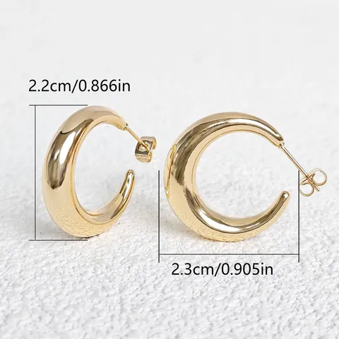 Europe and the United States Temperament Simple O-shaped Gradient Line Diameter Stud Earrings in 18K Gold Plated - view 3