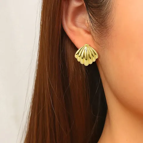 European & American Gold Shell-shaped Stud Earrings Ocean Minimalist Vintage Earrings - view 2