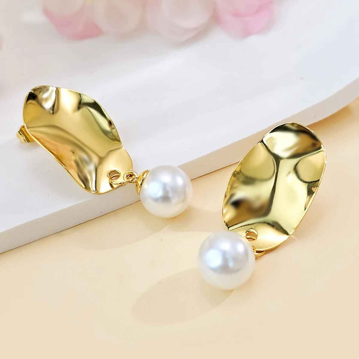 European & American Pearl Earrings Stainless Steel Plated Twisted Pearl Stud made by BlueOne Jewelry