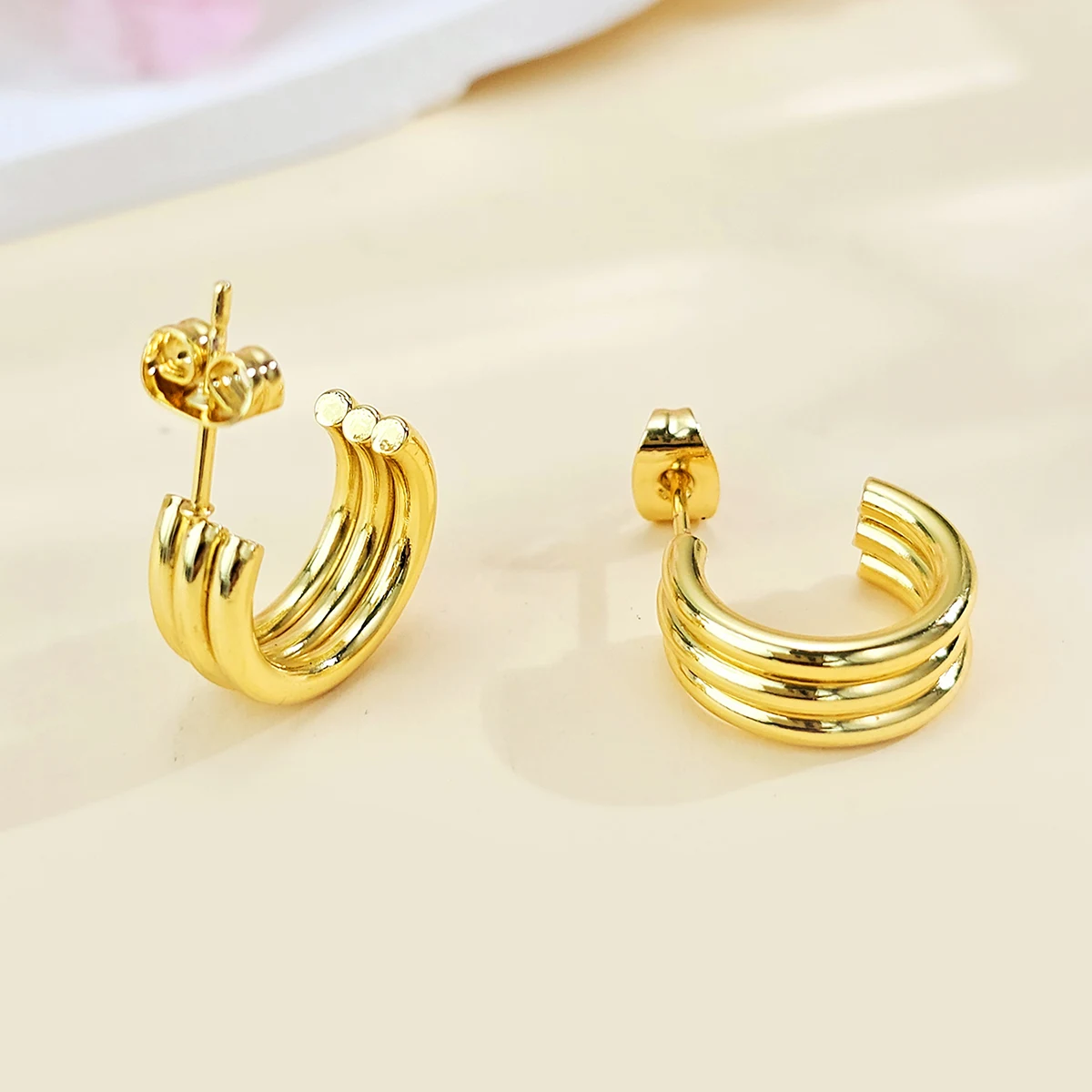 European and American Instagram-inspired Stainless Steel Stud Earrings C-shaped Hoop Earrings made by BlueOne Jewelry