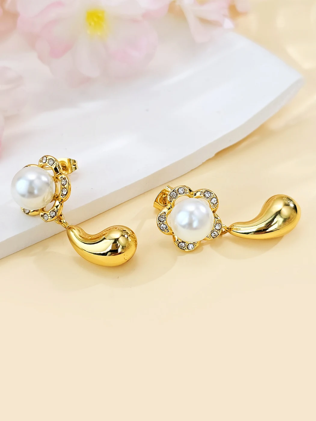 French Vintage Twisted Pearl Stud Earrings for Women Luxury-inspired Elegance Autumn/winter made by BlueOne Jewelry