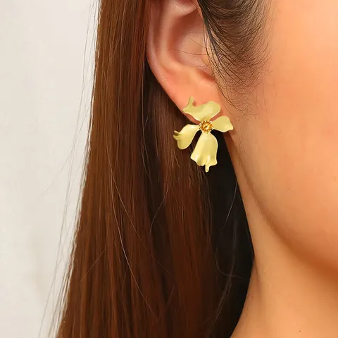 Vintage Metallic Floral Silver Needle Stud Earrings French Fashion - view 2