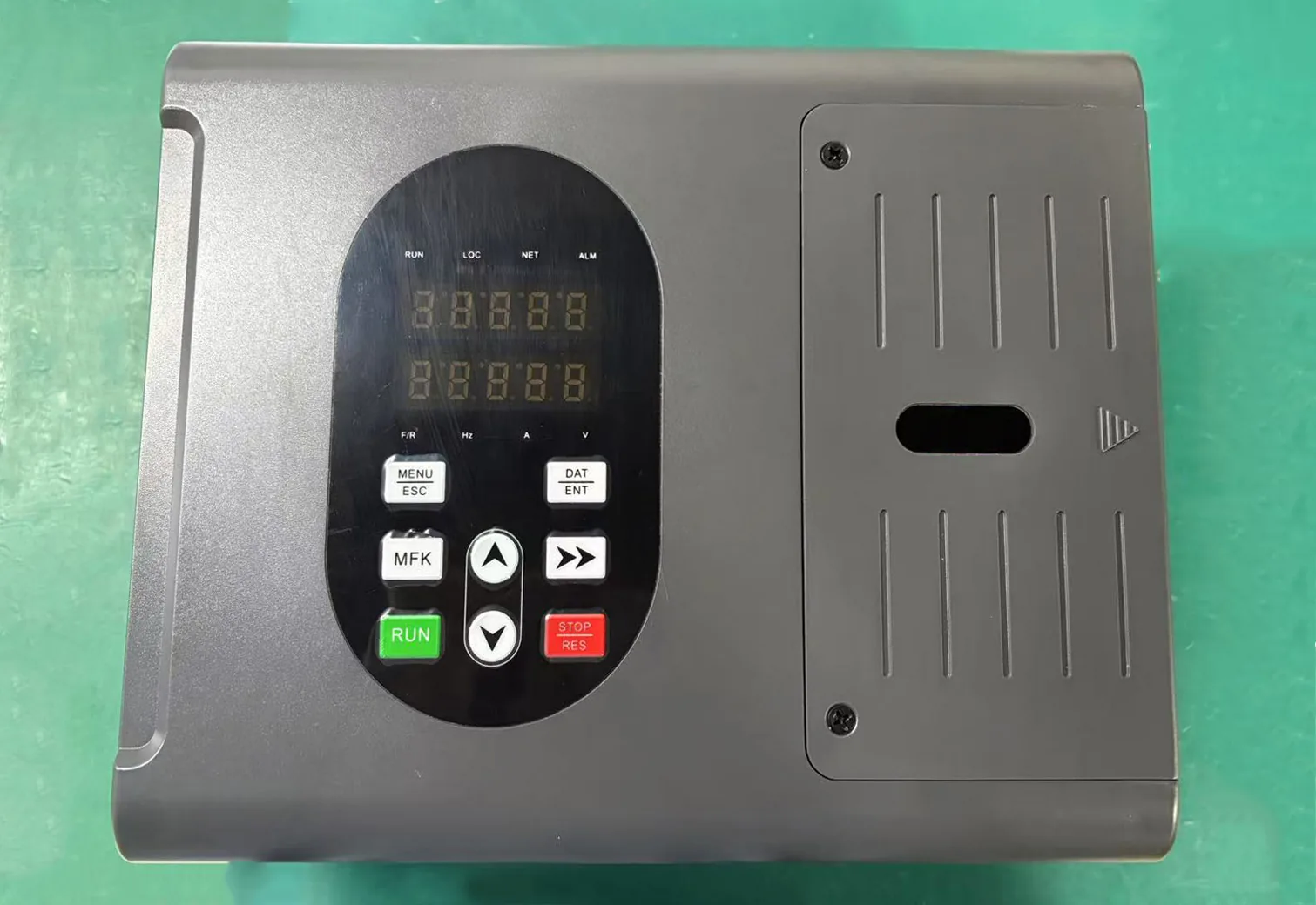 FS300 Series Intelligent Pump AC Drive detail view 2