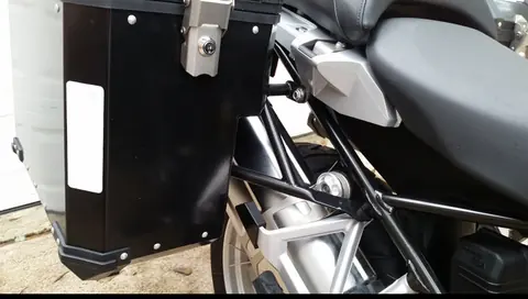 Black stainless steel racks for R1200GS 2013-2018 R1250GS 2019-2025 — view 3