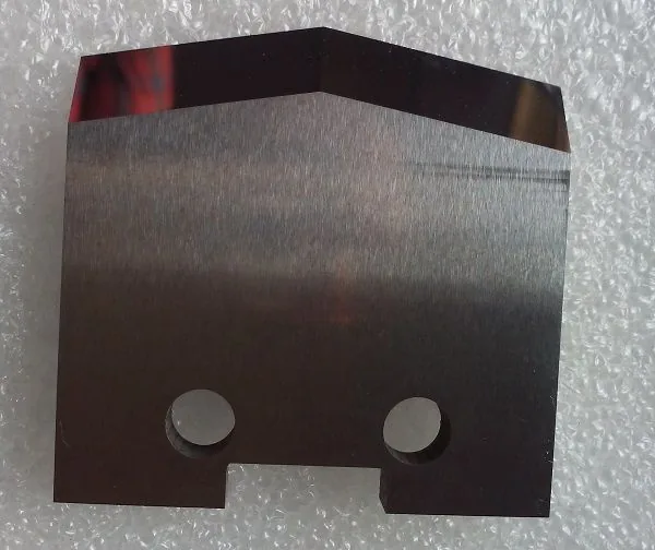 Carbide machine knife with mounting holes