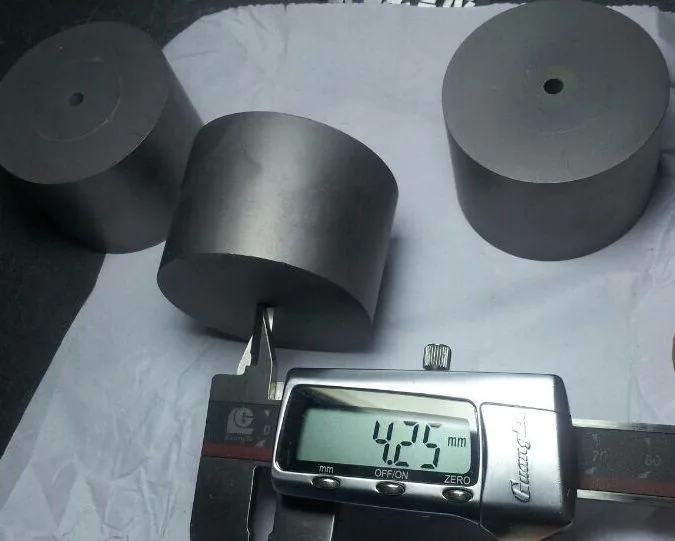 Carbide die blank measured at 42.5 mm during dimensional control
