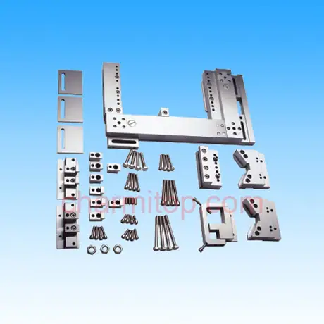 Horizontal adjustment type universal base 706