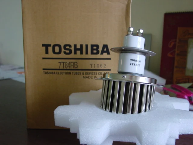 Toshiba 7T84RB industrial transmitting tube supplied by HAN Trade