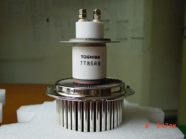 Toshiba 7T85RB industrial transmitting tube supplied by HAN Trade