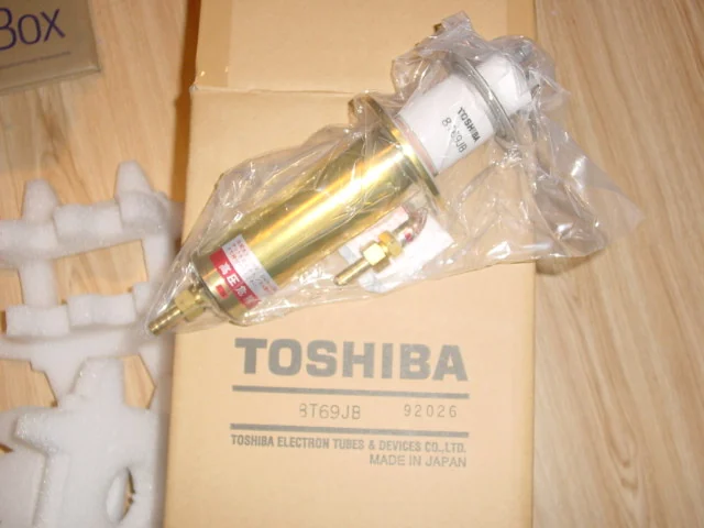 Toshiba 8T69JB industrial transmitting tube supplied by HAN Trade