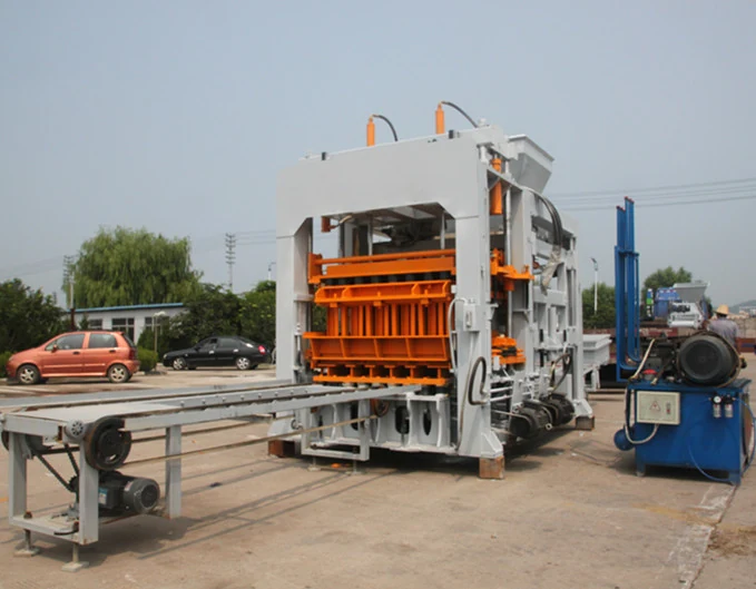 Automatic block making machine installed outdoors at a customer plant
