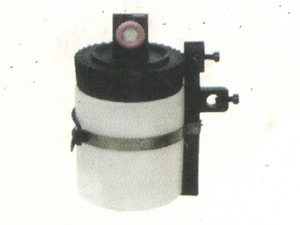 Accumulator oil cup