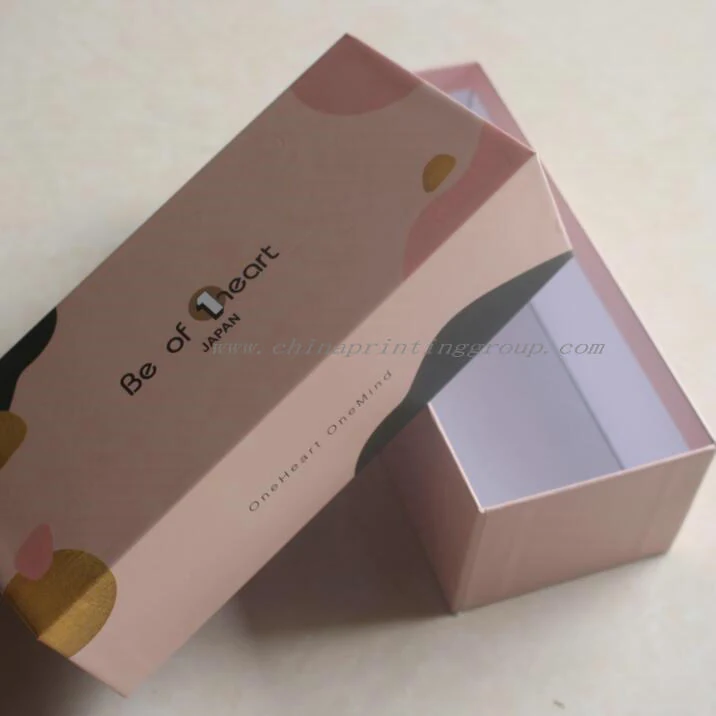 Close view of the wrapped corner on a rigid cardboard box