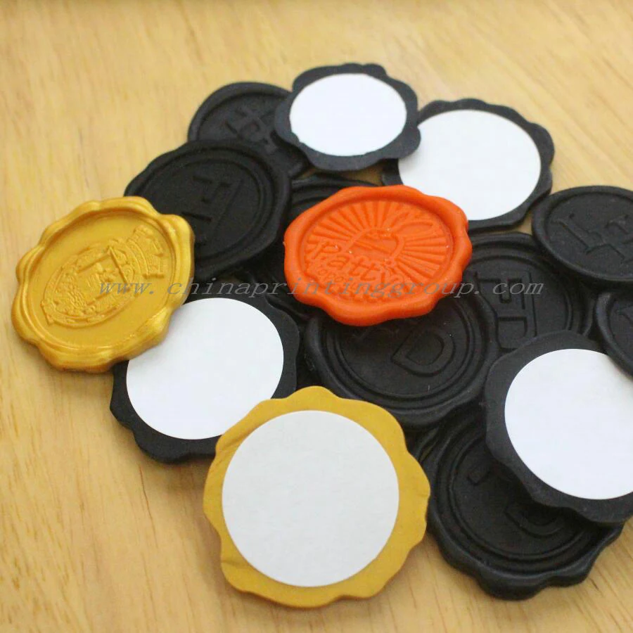 Self-adhesive sealing wax label closing a gift wrap