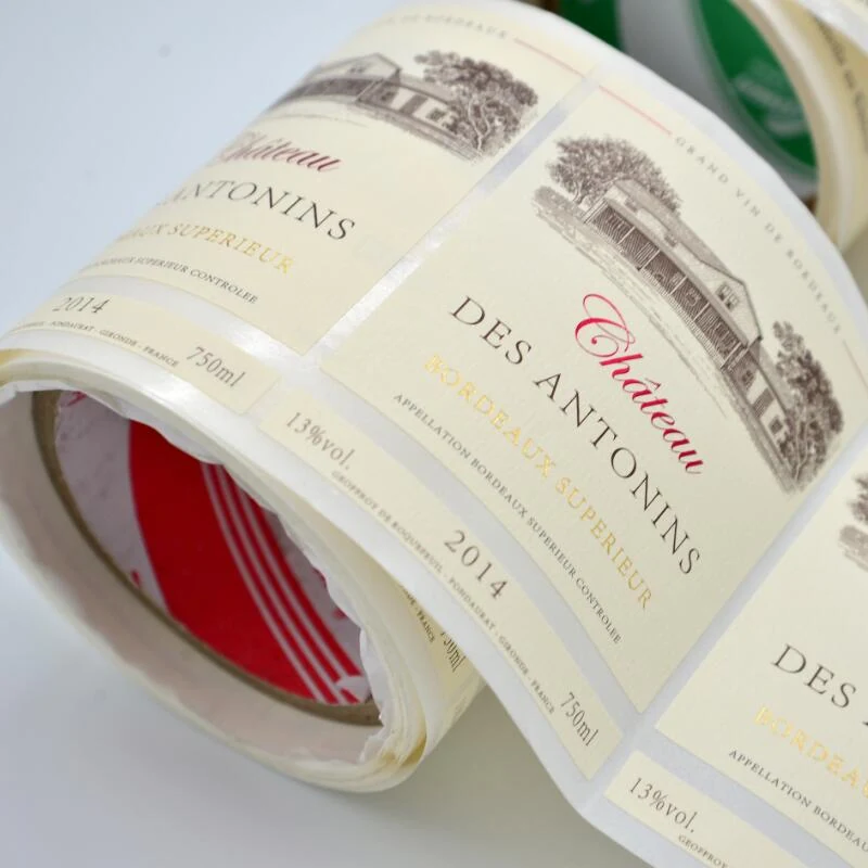 Custom printed label roll for bottle packaging