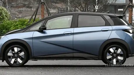 BYD Dolphin New Energy Electric Car Vehicle Has A Range Of 302/420/401km view 3