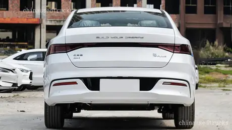 BYD Qin PLUS New Energy Electric Car Vehicle Has A Range Of 55/120/420/510km view 3