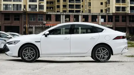 BYD Qin PLUS New Energy Electric Car Vehicle Has A Range Of 55/120/420/510km view 2
