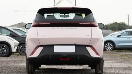 BYD Seagull New Energy Electric Car Vehicle Has A Range Of 305/405km view 6