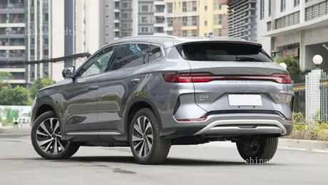 Byd - Song PLUS New Energy Electric Car Vehicle Has A Range Of 71/110/150/520/605km view 5