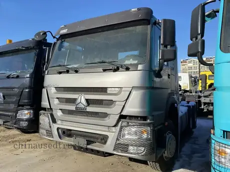 Five HOWO left-hand driving discount spot tractor truck view 2
