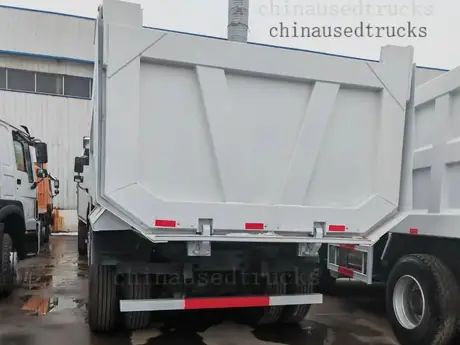 Cnhtc Factory Price Used HOWO Dump Truck 10/12 Wheeler 371/375HP Color Optional view 3