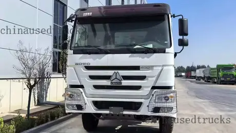 A 5.6m HOWO second-hand dump truck sell at a discount view 2