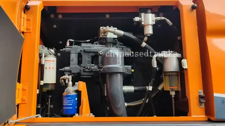 Several DOOSAN used hydraulic excavators sold at low prices view 3