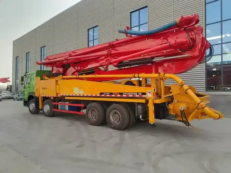 Used Concrete Pump Truck 371HP High Quality view 5