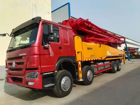 Used Concrete Pump Truck 371HP High Quality view 3