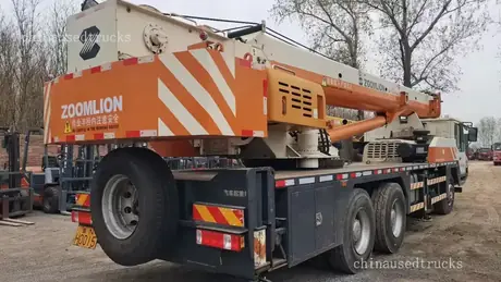 2014 Zhonglian 25 tons used truck crane five section arm view 4