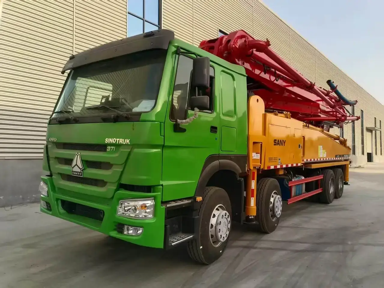 Used Concrete Pump Truck 371HP High Quality main view
