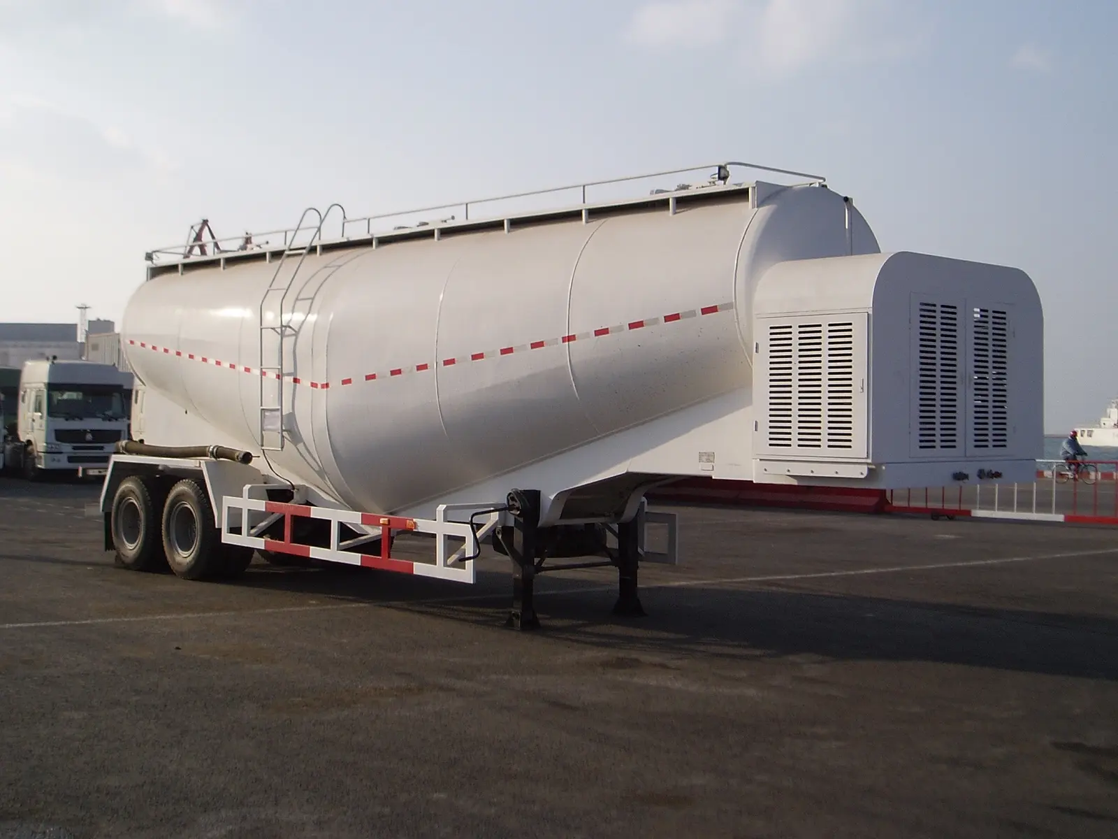 Tank Trailers supplied for export by SEA LION International Trade