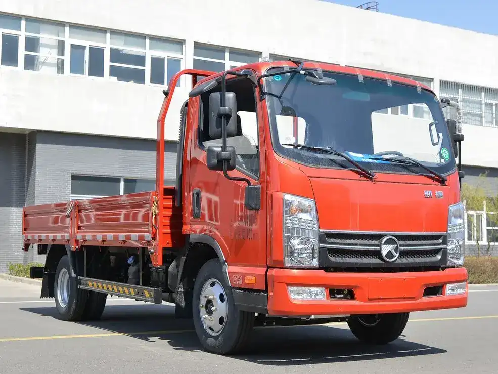 Front three-quarter view of a white FOTON 3-ton gasoline light truck with single cabin and extended cargo body
