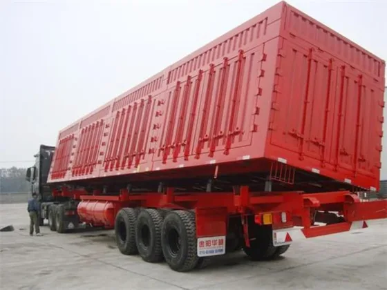 Top-down view of the trailer bed showing the steel Q345B frame and cargo area