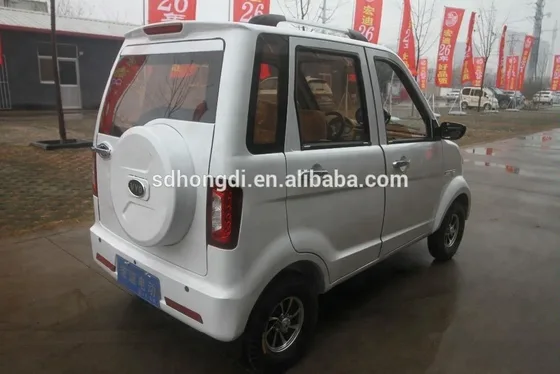 Rear view of the vehicle with five doors and rear lights, showing 1135mm rear tread