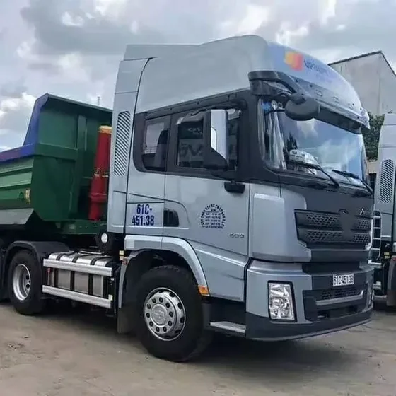 Heavy Duty 371hp 6*4 Tractor Head Truck for Sale - photo 9