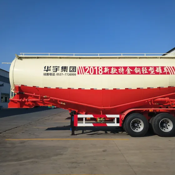 Rear view of the trailer with discharge valve and mud flaps