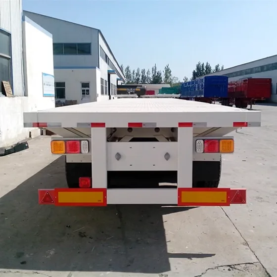 Front view of the trailer showing the JOST kingpin and landing gear