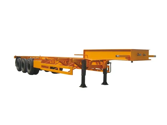 Rear view of the trailer with fifth wheel coupling and ABS brake lines